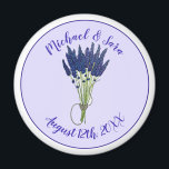 Lavandula Lavender Floral Lila Gastgeschenk Hochze Magnet<br><div class="desc">Das Design zeigt eine originelle Marker-Illustration eines Hundes lila Lavendels, eines Gartenstapels, das als zauberhafte Pflanze und kulinarisches Kraut beliebt ist. Als frisches, getrocknetes und als ätherisches Öl in Medizin und Kosmetik verwendetes Öl ist die Blume der Lavandula (Lavandula) für ihren Duft bekannt. Dieses Blumendesign ist auch auf anderen Produkten...</div>