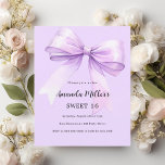 Lavendel elegant Sweet 16 Einladung<br><div class="desc">Ein weicher Lavendel,  lila Hintergrund,  mit einem großen Bogen verziert. Personalisieren und fügen Sie einen Namen und Party-Details hinzu. 1 Blatt = 1 Einladung mit Druckkante bis Kante.</div>