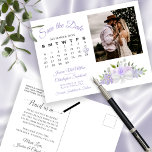 Lavendel Foto & Kalender Save the Date Ankündigungspostkarte<br><div class="desc">Diese rustikale Hochzeit Save the Date Postcard besticht durch ein elegantes Aquarellblumendesign mit einem Blumenstrauß aus handgemalten Rose und Blüten in den Tönen Lilie, Lavendel und lila leicht. Auf der links Kartenseite befindet sich ein individuell anpassbarer Kalender mit einem Herzstück um Ihren Hochzeitstag, sowie Platz für Ihre Namen, den Ort...</div>