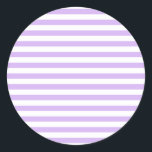 Lavendel gestreift runder aufkleber<br><div class="desc">Pastellstreifen,  lila und weiß</div>