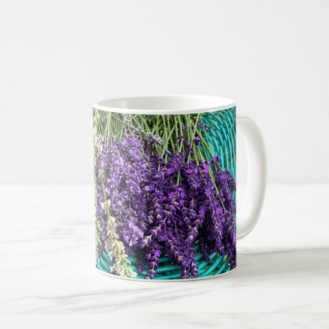 Lavendel in einem Korb Kaffeetasse (VorderseiteRechts)