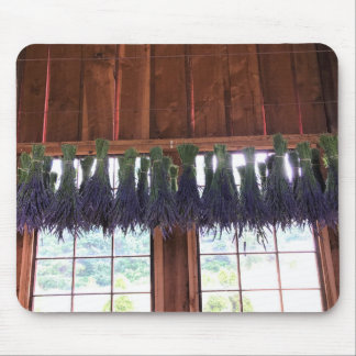 Lavendel in einer Scheune Mousepad