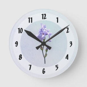 Lavendel-Iris und Knospen Runde Wanduhr