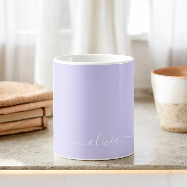 Lavendel Lila Girly Script Monogram Name Modern Kaffeetasse (Von Creator hochgeladen)