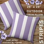 Lavendel Lila und weiß gestreift Kissen<br><div class="desc">Elegante und stilvolle Lavendel gestreift werfen Kissen für eine neue und trendige Ergänzung Ihrer Sommerterrasse Dekoration.</div>