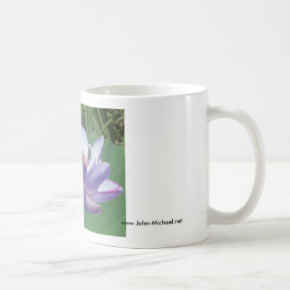 Lavendel Lotus an Kenilworth Wassergärten Kaffeetasse