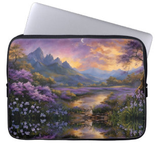 Lavendel Mountain Valley in der Morgendämmerung Laptopschutzhülle