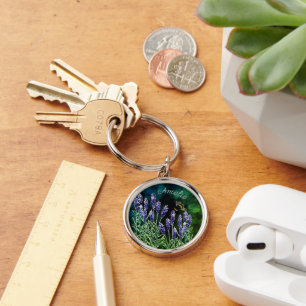 Lavendel und Hummeln mit Aquarellfarben bemalt Schlüsselanhänger