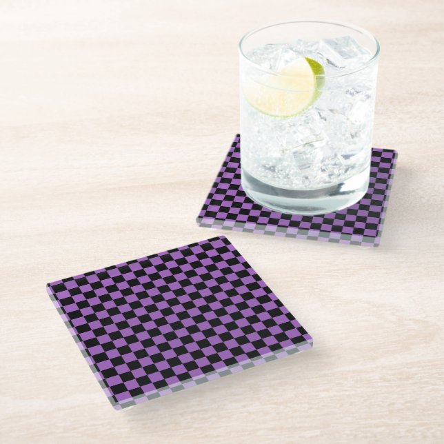 Lavendel und schwarz-kariertes Muster Glasuntersetzer (Schrägansicht)