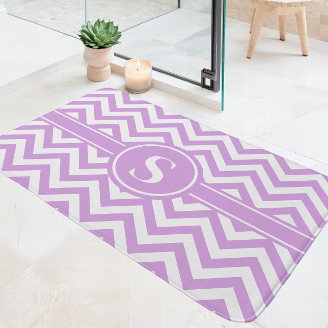 Lavendel und Zickzack weiße Monogramm Badematte (Von Creator hochgeladen)