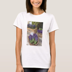 Lavendel zum Verkauf, Provence, Frankreich T-Shirt