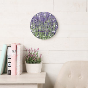 Lavendelblumen mit Herzsymbolen Floral Große Wanduhr