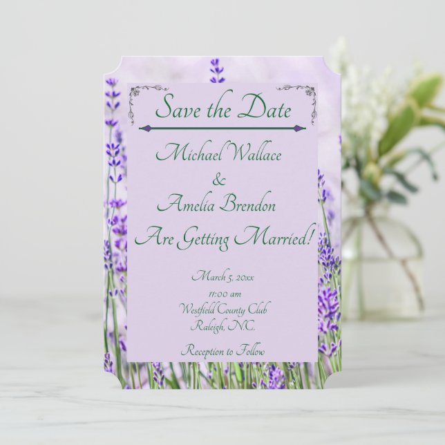 Lavendelfelder Hochzeitsszenierungen speichern die Save The Date (Stehend Vorderseite)