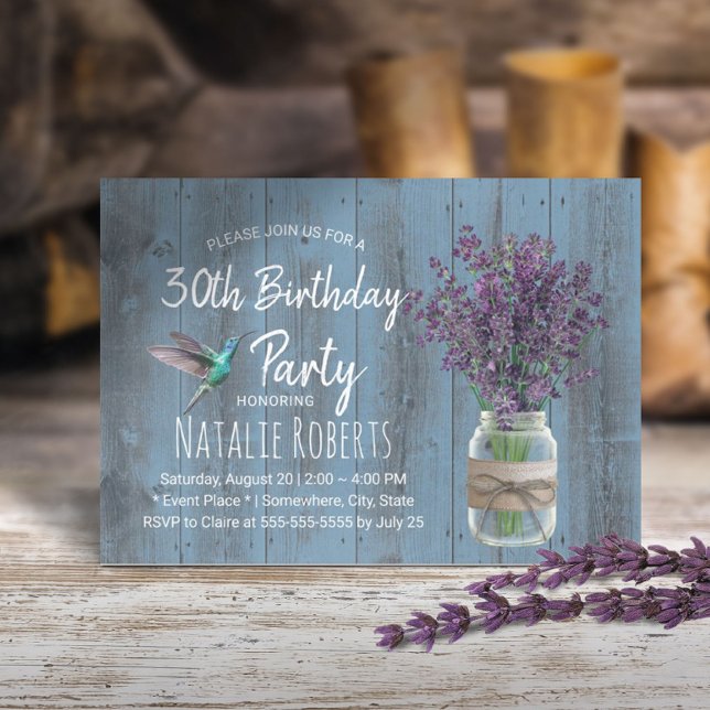 Lavender Blume & Hummingbird Dusty Blue Birthday Einladung (Von Creator hochgeladen)