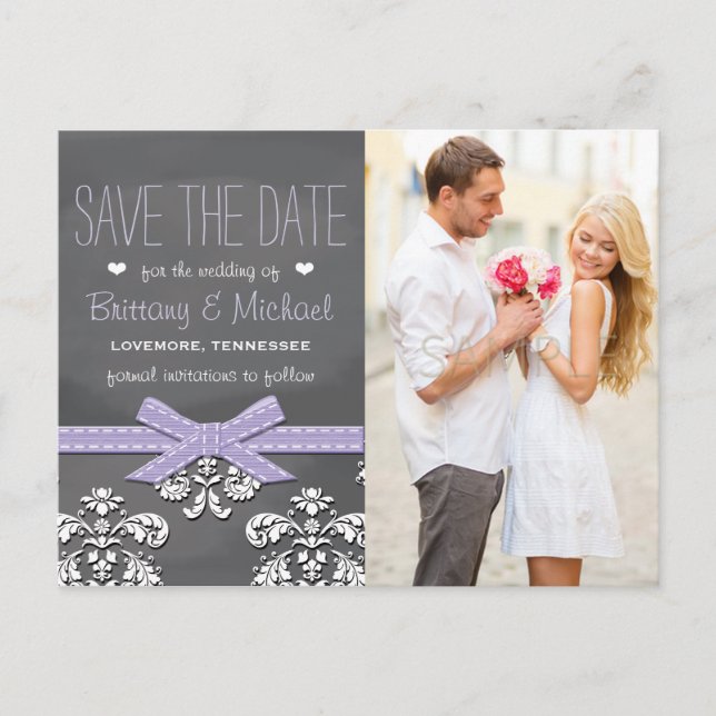 Lavender Chalkboard Lace Bow Save the Date Ankündigungspostkarte (Vorderseite)