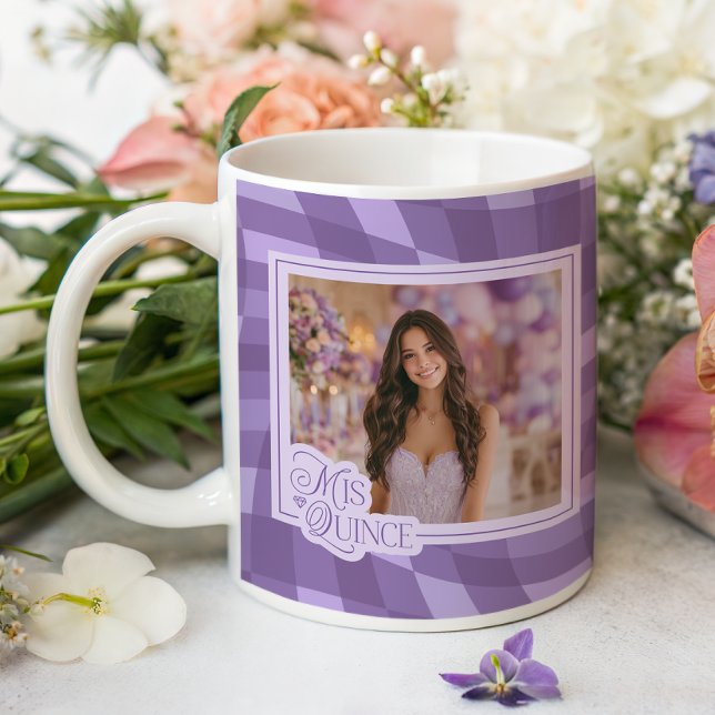 Lavender Checkered Foto Quinceanera Keepake Kaffeetasse (Shown on a Classic Mug)