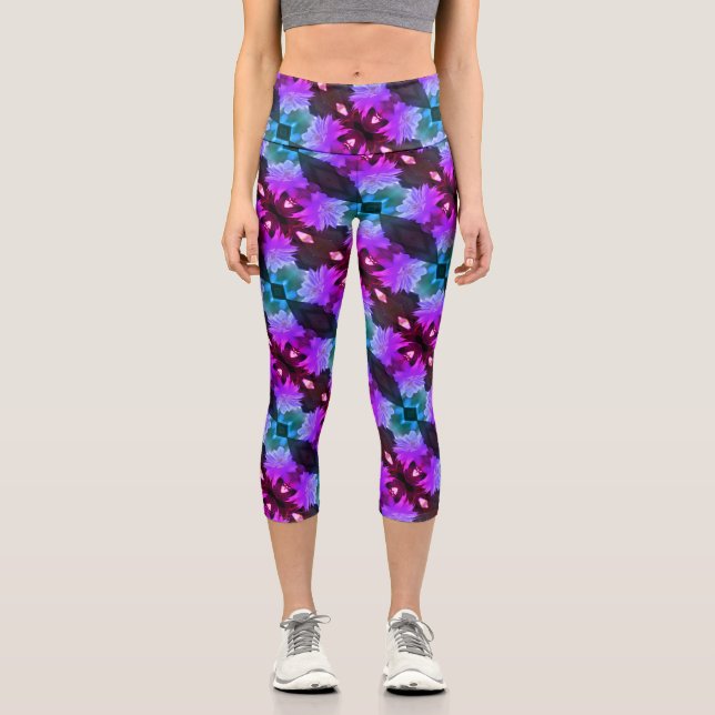 Lavender Clematis Blume in Trellis Capri Leggings (Vorderseite)