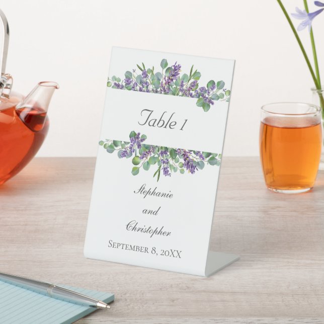 Lavender Eucalyptus Elegante Wedding Table Sign Sockelschild (In SItu)