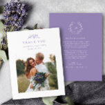 Lavender Monogram Wedding Dankeschön Card Dankeskarte<br><div class="desc">Wir bedanken uns bei unseren "Lavender Monogram Wedding Dankeschön Cards", die ein individualisierbares Foto des glücklichen Paares enthalten. Diese Karten zeigen das zeitlose Design mit einem Lavendelmonogramm, Initialen und zarten Wildblumen auf einem unberührten, weißen Hintergrund. Ideal für Paare, die einen klassischen und eleganten Weg suchen, um ihren Dank an die...</div>