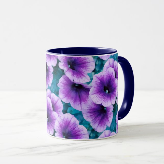 Lavender Petunia Blume Tasse (VorderseiteRechts)