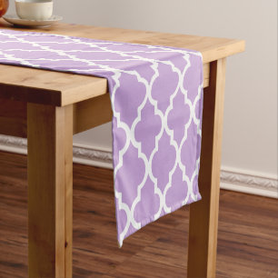 Lavender Quatrefolienfliesen Muster Kurzer Tischläufer