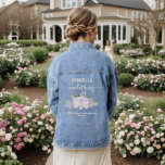Lavender Rose Bouquet Trauzeugin Hochzeitsgeschenk Jeansjacke<br><div class="desc">Diese Denim-Jacke ist als Dankeschön für die Trauzeugin bei Ihrer Hochzeit konzipiert. Das rustikale, schicke Design mit handgemalten Aquarellfarben-Rose und Blüten in den Tönen Lilie, Lavendel und staubigen lila, Eukalyptus-Blätter und Gartengrün mit weißem Satin-Bogen. Der Titel lautet "Trauzeugin" in der Schrift und es gibt Platz, um ihren Namen, die Namen...</div>