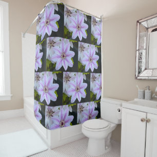 Lavender und White Clematis Duschvorhang