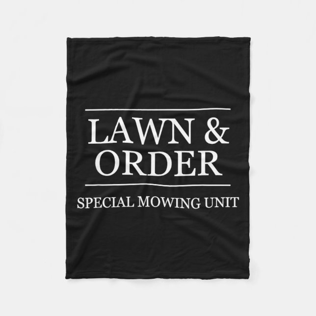 Lawn And Order - Special Mowing Unit _ Funny Lands Fleecedecke (Vorderseite)