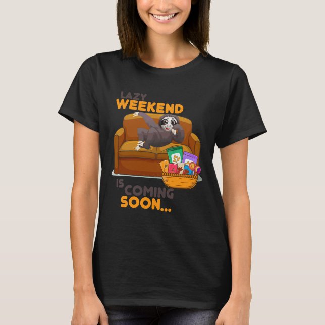 Lazy Weekend Faultier Niedlich auf einem Sofa sitz T-Shirt (Vorderseite)