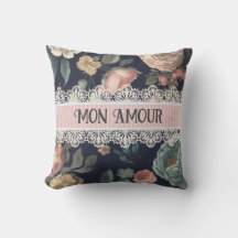 Le Boudoir Noir Vintag Lace und Fabric