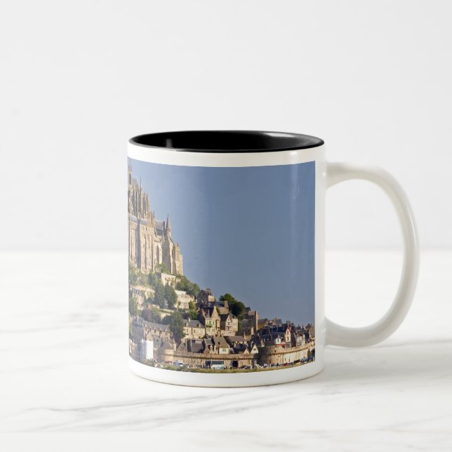 Le Mont Saint Michel in der Region Zweifarbige Tasse (Rechts)