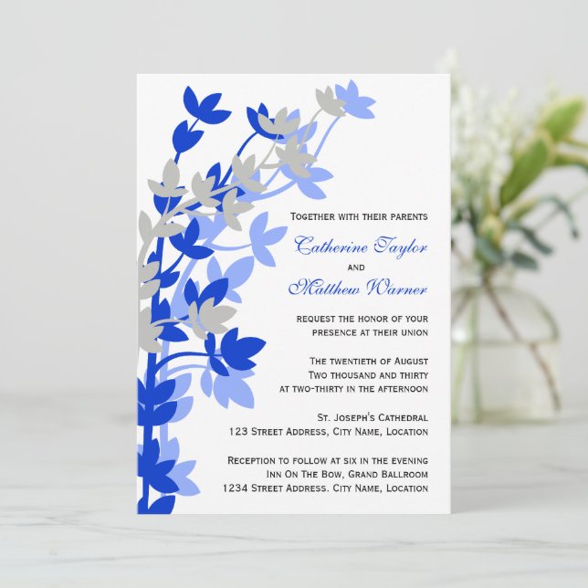Leafy Elegance in Blue Silver Wedding Einladung (Stehend Vorderseite)