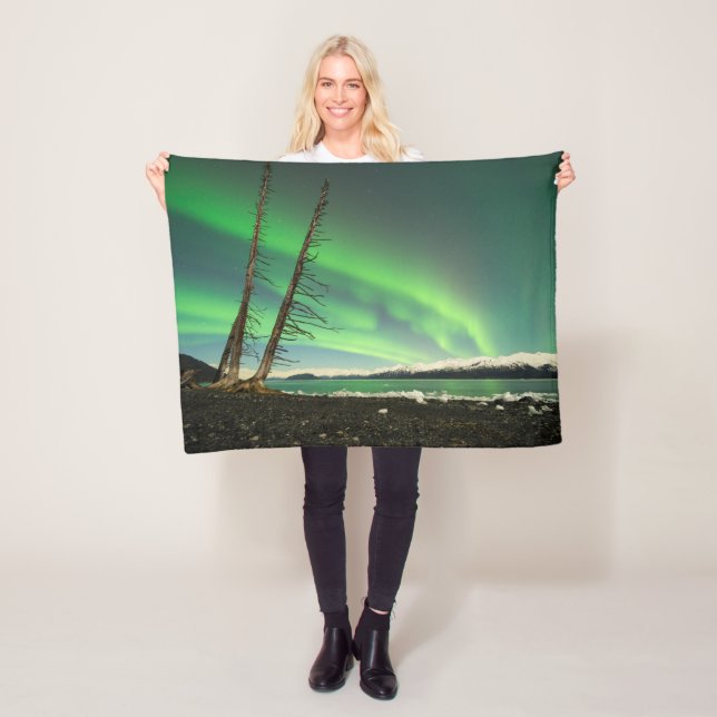 Leaning Tree Aurora Fleecedecke (Beispiel)