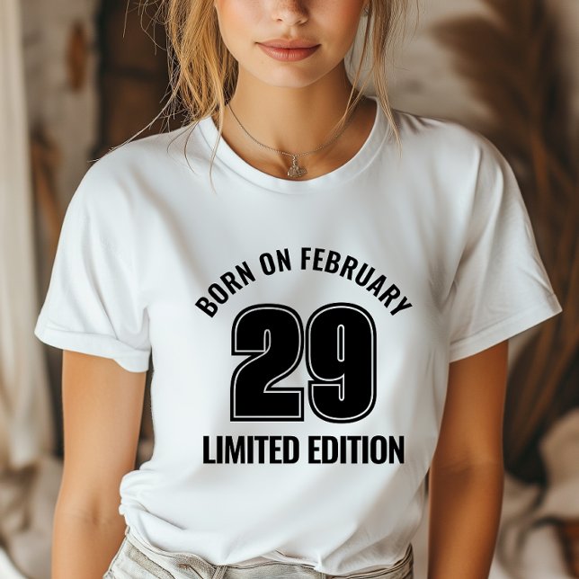 Leap Day Geboren am 29. Februar Leap Year Birthday T-Shirt (Celebrate Leap Day in style with our exclusive T-shirt, marking the once-in-four-years occasion.)