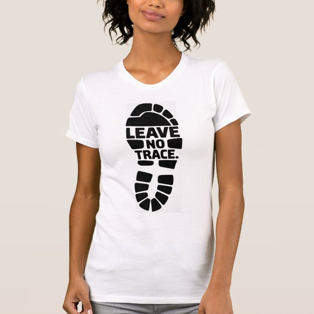 Leave No Trace Hiking Bootprint Design T-Shirt (Vorderseite)