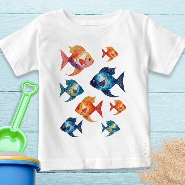 Leben am Meer farbenfrohe Ozeane Baby T-shirt (A cute t-shirt for kids with a design of orange and blue fish. Ideal for the beach and days out)