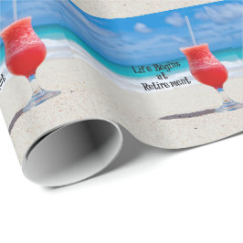 Leben beginnt bei Pension - Sandstrand, sonniger T Geschenkpapier