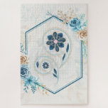 "Leben neu beleben" Blaue Aquamarine Blumenkultur Puzzle<br><div class="desc">Das revitalisierende Leben bringt frische Luft mit seiner feinen Mischung aus aquamarinen, beigen und Vintagen Blumenelementen. Die gedämpften Cremetöne und die zeitlose Eleganz des Designs schaffen eine Atmosphäre subtiler Schönheit und friedlicher Energie. Lass dieses Kunstwerks erfrischen Sie Ihre Umgebung mit seiner ruhigen Kraft und anmutigen Komposition. Dieses grafische Design wurde...</div>