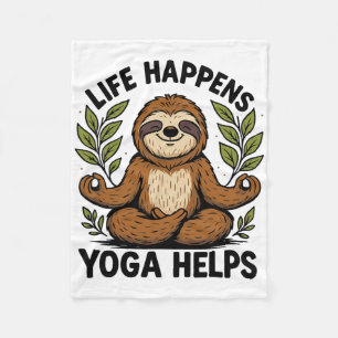 Leben passiert Yoga hilft _5  Fleecedecke