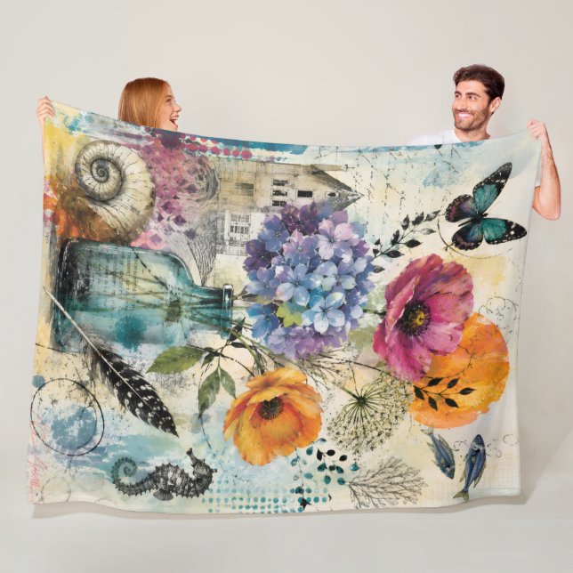 Lebendige botanische Mixed-Media-Collage-Kunst Fleecedecke (Beispiel)