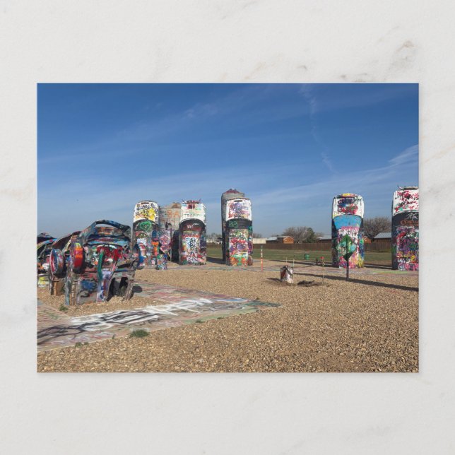 Lebendige, mit Graffiti bedeckte Oldtimer  Postkarte (Vorderseite)