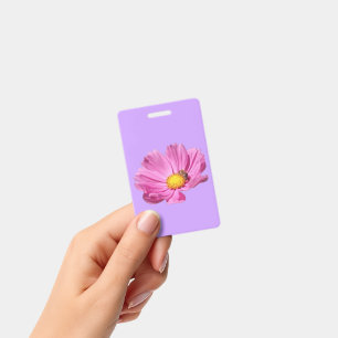 Lebendige rosa Blume mit einer Biene an einem Somm Ausweis