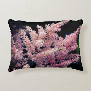 Lebendige rosa Blume Nah Dekokissen