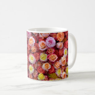 Lebendige Rosen in gemischten Farben Kaffeetasse
