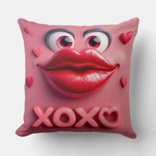 Lebendige rote Lippen mit XOXO-Design Kissen