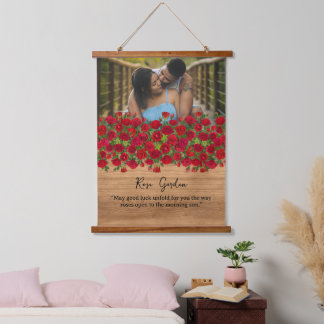 Lebendige rote Rosen-Garten-Blumen-Foto Wandteppich Mit Holzrahmen