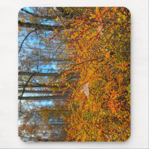 Lebendiger Herbstwald Wanderung - Goldene Blätter  Mousepad