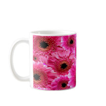 Lebendiger rosa Gerbera-Daisy-Muster-Becher | Kühn