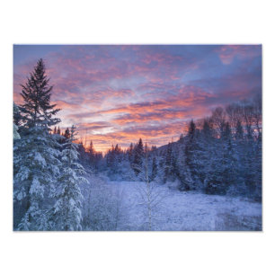 Lebendiger Sonnenuntergang malt den Himmel über wi Fotodruck