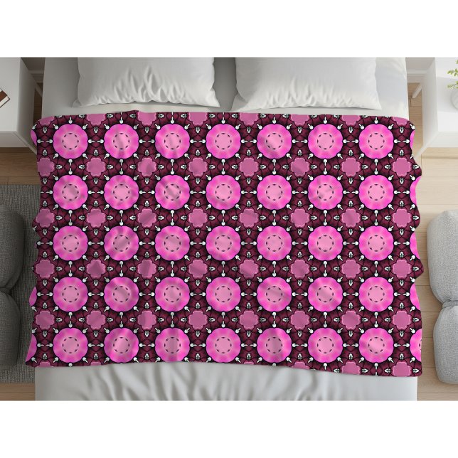 Lebendiges rosa und violettes geometrisches Muster Fleecedecke (Von Creator hochgeladen)